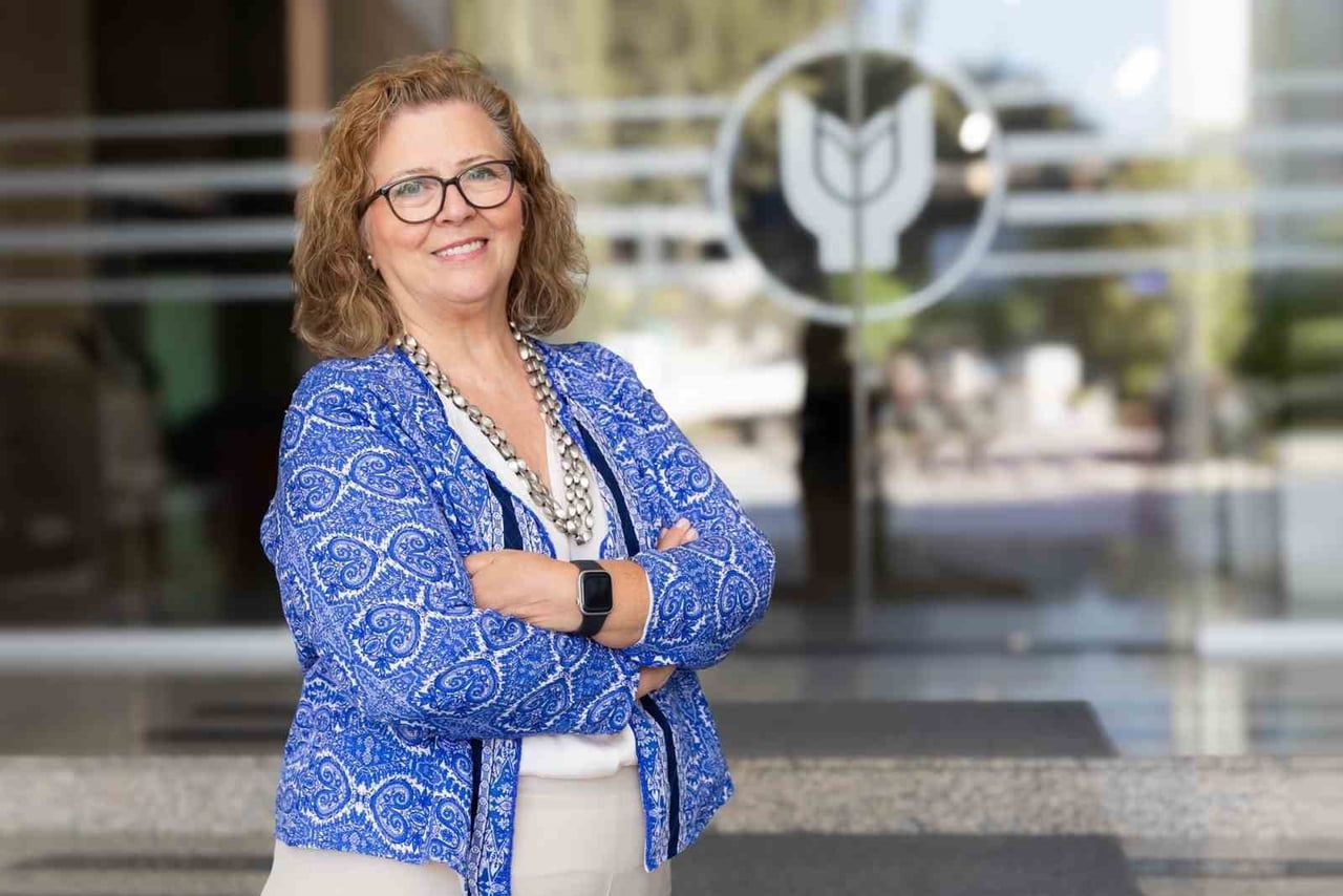 YAŞAR ÜNİVERSİTESİ ÖĞRETİM ÜYESİ PROF. DR. DİLEK CİNDOĞLU