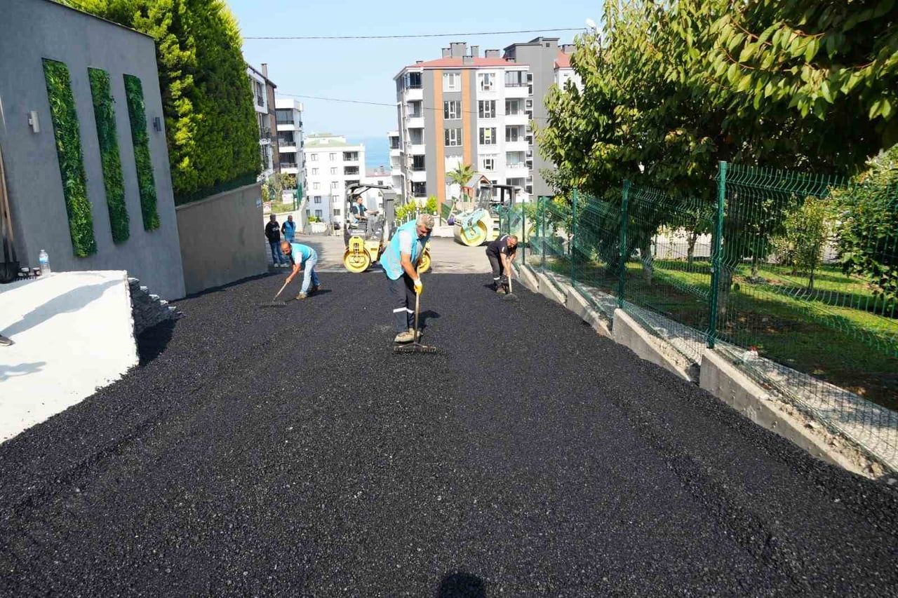 ATAKUM BELEDİYESİ FEN İŞLERİ MÜDÜRLÜĞÜ EKİPLERİ, KENT GENELİNDE ULAŞIM KONFORUNU VE KALİTESİNİ...
