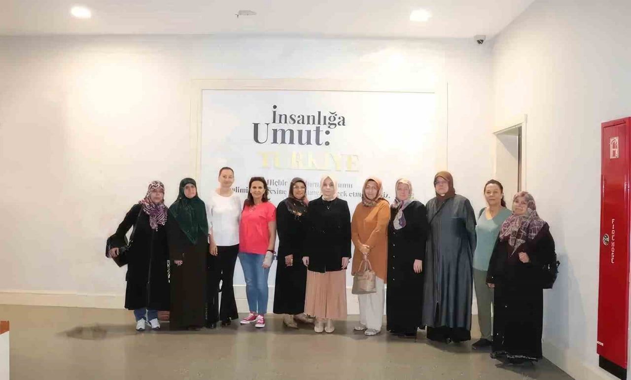 AK HAYATLAR UYUŞTURUCU VE BAĞIMLILIKLA MÜCADELE DERNEĞİ TARAFINDAN HAYATA GEÇİRİLEN "ÖNCÜ ANNELER...