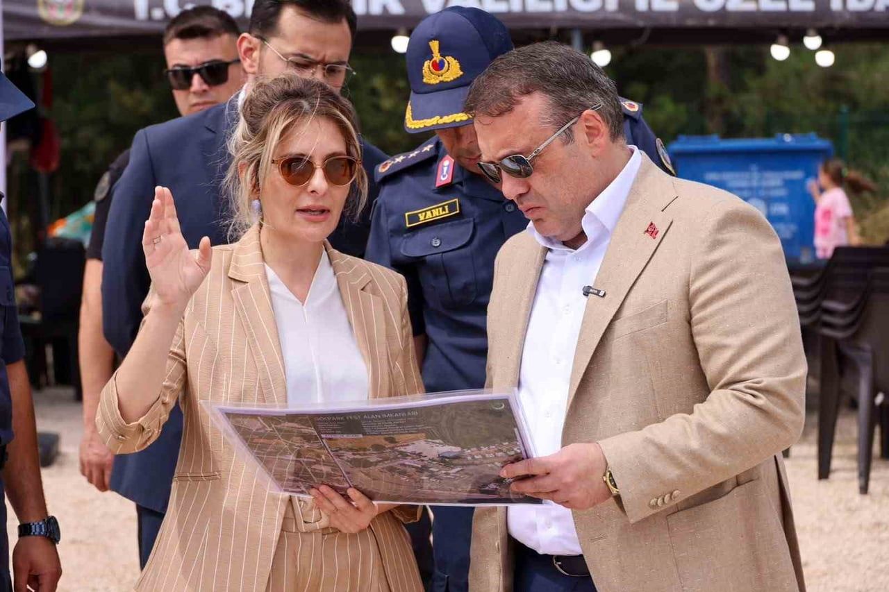 VALİ SÖZER GÖLPARK FEST’TE İNCELEMELERDE BULUNDU