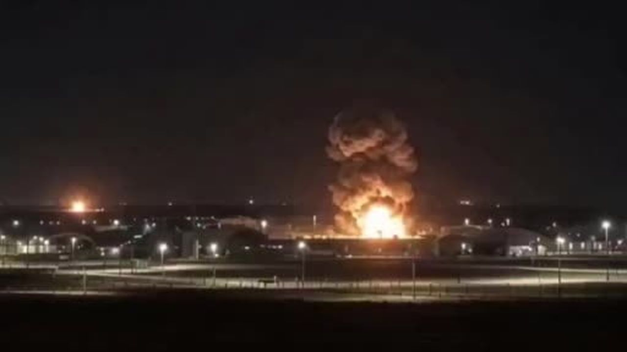 Yemen’deki İran destekli Husiler, Suudi Arabistan’ın Şarura şehrindeki bir askeri üsse balistik...