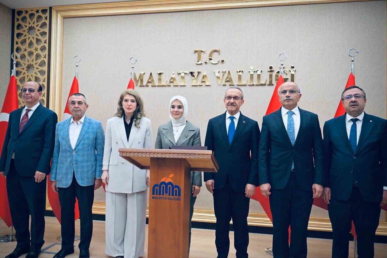 AİLE VE SOSYAL HİZMETLER BAKANI MAHİNUR ÖZDEMİR GÖKTAŞ’IN MALATYA PROGRAMLARINI DEĞERLENDİREN AK...