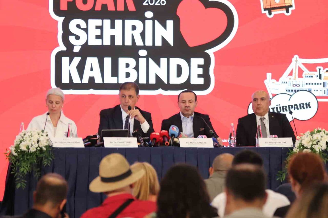 (SOLDAN SAĞA) İZFAŞ GENEL MÜDÜRÜ TUĞÇE CUMALIOĞLU , İZMİR BÜYÜKŞEHİR BELEDİYE BAŞKANI CEMİL TUGAY...