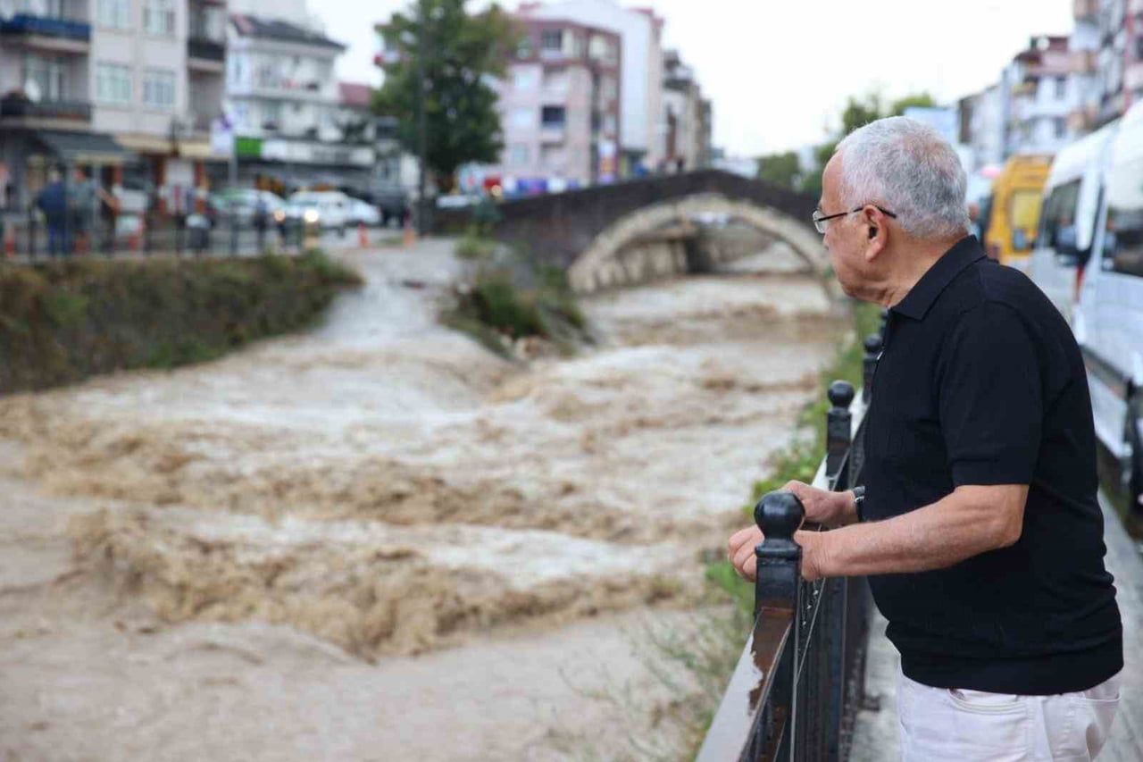 ORDU’DA İKİ GÜNDÜR ETKİSİNİ SÜRDÜREN YAĞIŞLARIN ARDINDAN DERE VE IRMAKLARDA SU SEVİYESİ YÜKSELDİ....