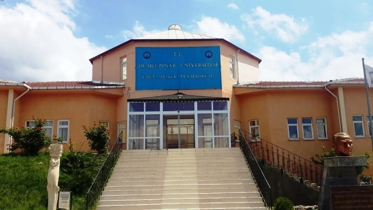 DPÜ EMET MYO’DA BEŞ PROGRAMIN KONTENJANLARI DOLDU