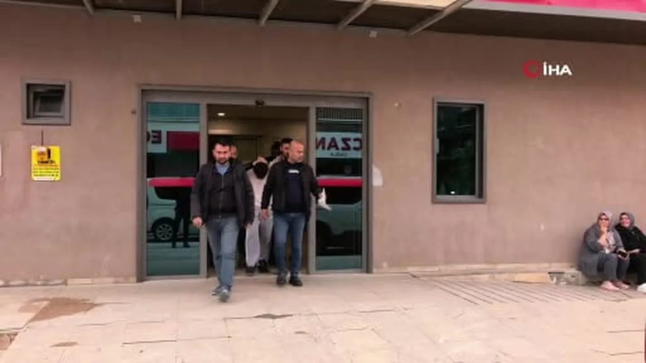 Kız meselesi yüzünden arkadaşını kalbinden bıçaklayan genç, adliyeye sevk edildi