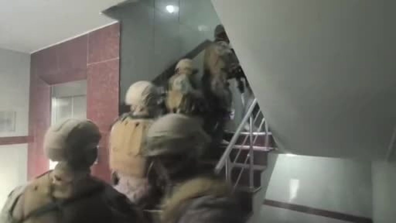 İstanbul’da uluslararası dolandırıcılık şebekesine operasyon: 62 şüpheli adliyeye sevk...