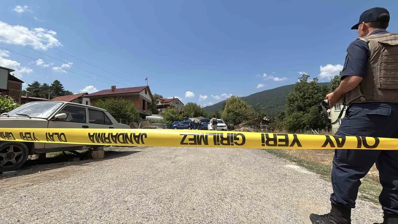 JANDARMA EKİPLERİ OLAY YERİNDE GENİŞ GÜVENLİK ÖNLEMLERİ ALDI