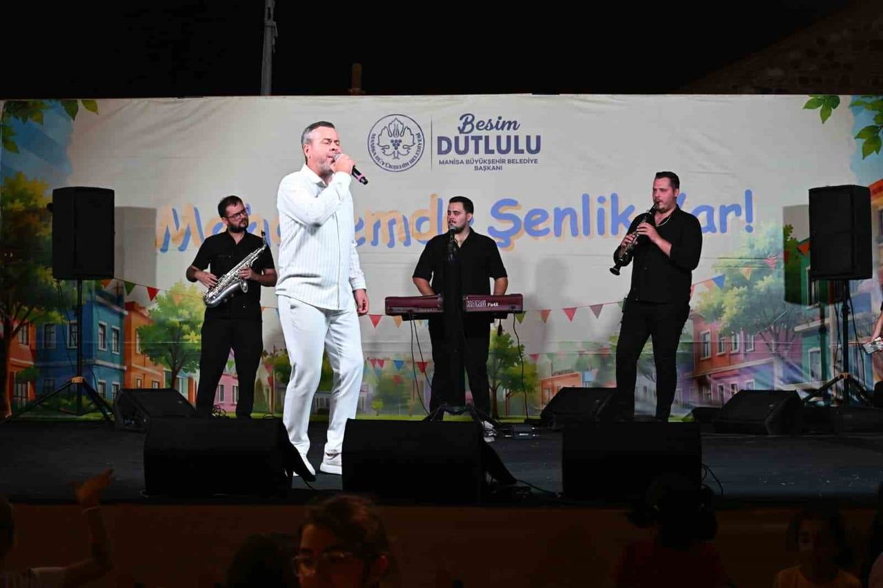 MANİSA BÜYÜKŞEHİR BELEDİYESİ’NİN MAHALLELERDE SOSYAL YAŞAMI CANLANDIRMAK AMACIYLA DÜZENLEDİĞİ...