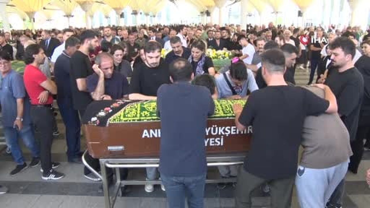 HSK Başmüfettişi Aydın'ın trafik kazasında hayatını kaybeden kızı son yolculuğuna...