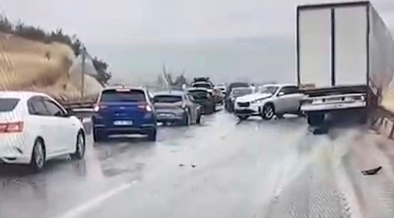 KAZA ANI GÜVENLİK KAMERASINA YANSIDI