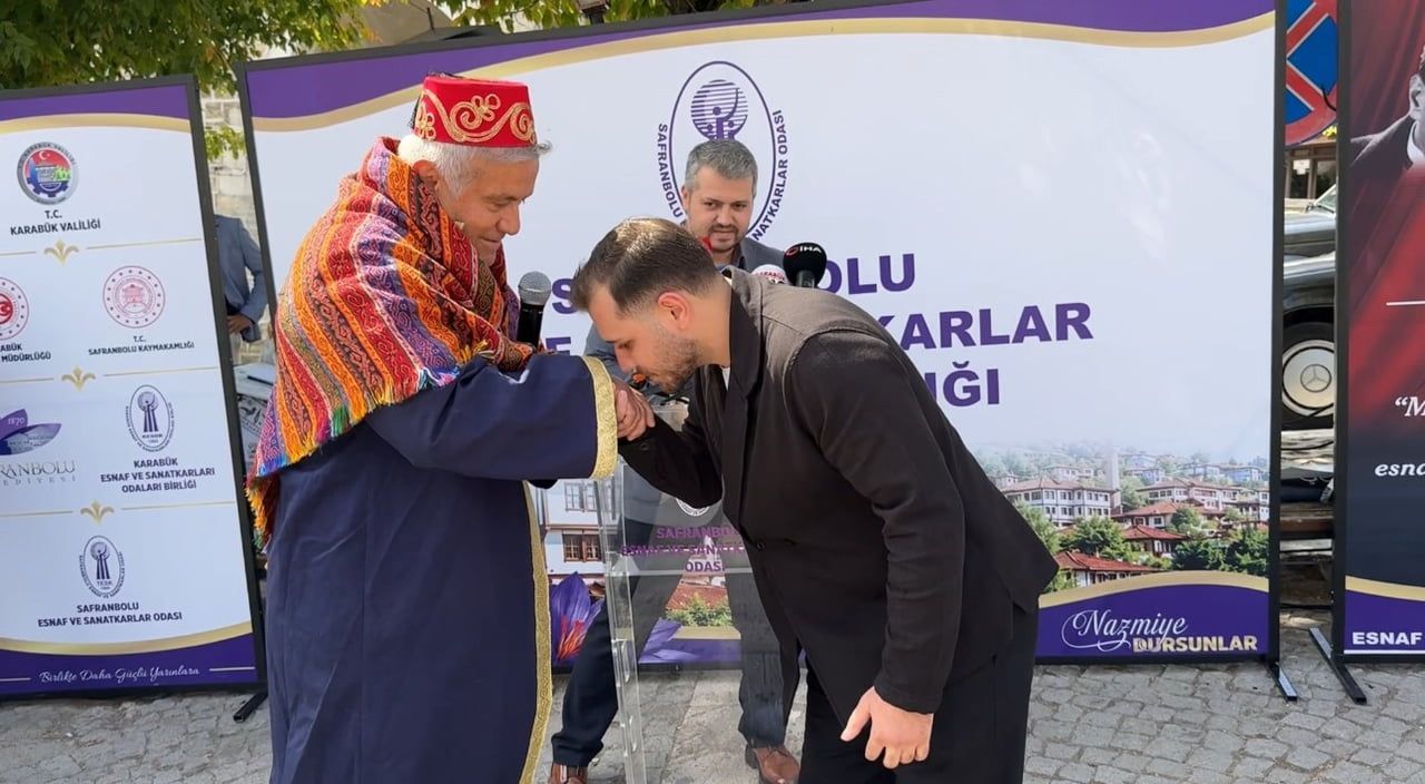 KARABÜK'ÜN SAFRANBOLU İLÇESİNDE DÜZENLENEN AHİLİK HAFTASI PROGRAMINDA YILIN AHİSİ SEÇİLEN FATİH...