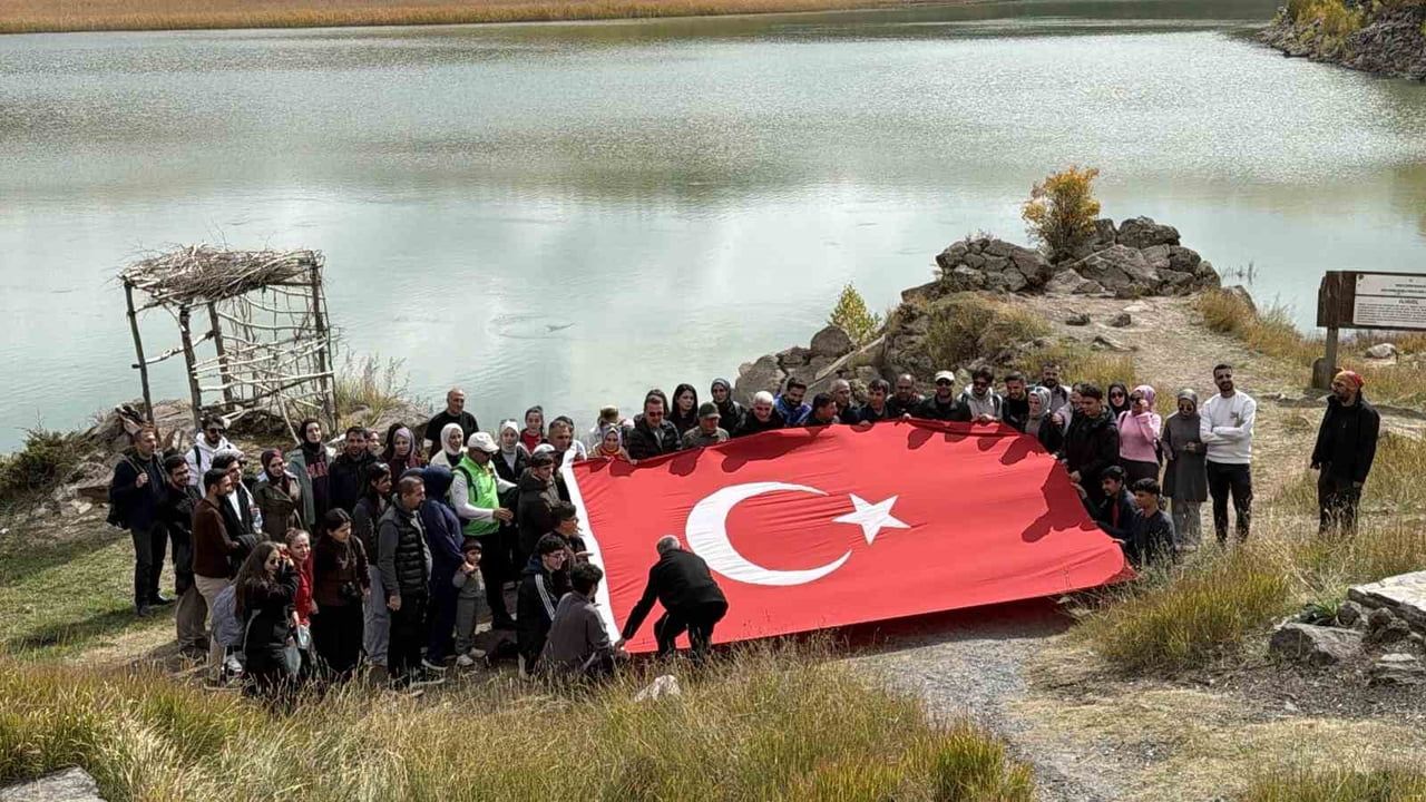 BİTLİS MAARİF AİLESİ TARAFINDAN DÜZENLENEN "NEMRUT DOĞA YÜRÜYÜŞ EĞİTİMİ VE DOĞA TEMELLİ EĞİTİM"...