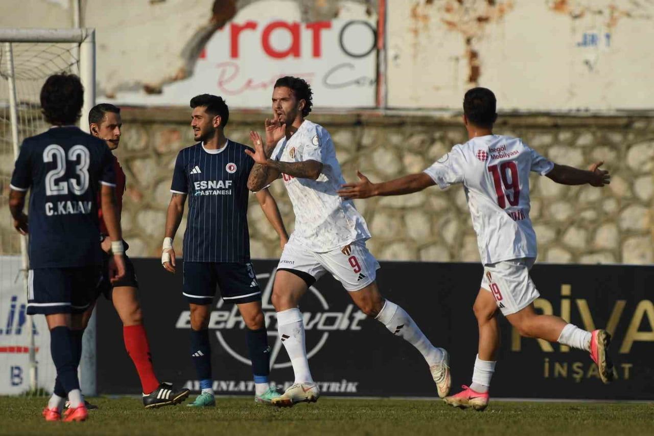 TFF 2. LİG’DE SULTAN SU İNEGÖLSPOR, SAHASINDA KONUK ETTİĞİ FETHİYESPOR’U 2-1 MAĞLUP...