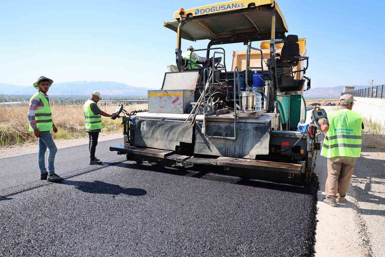 MERKEZEFENDİ BELEDİYESİ, İLÇE GENELİNDE ULAŞIMI GÜÇLENDİRECEK YOL VE KAVŞAK YAPIM ÇALIŞMALARINA...