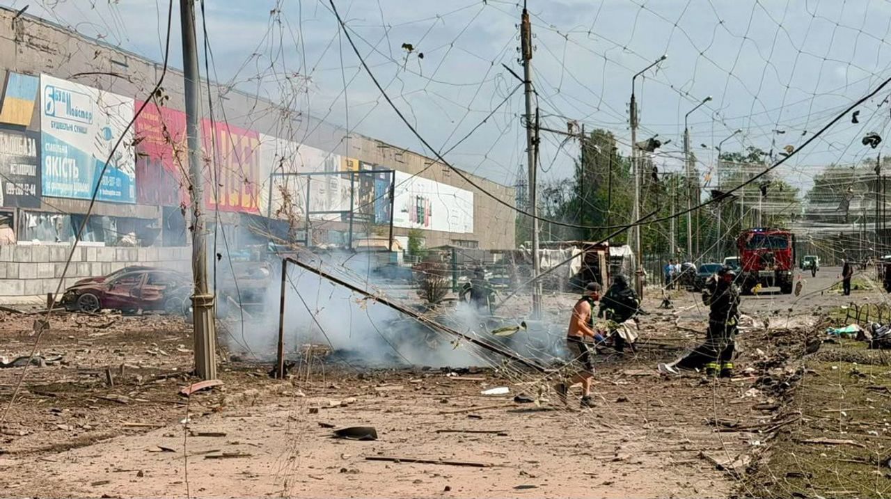 RUS ORDUSUNUN UKRAYNA'YA GERÇEKLEŞTİRDİĞİ SALDIRILAR SONUCU KİEV BÖLGESİNDE 6, SLOVİANSK ŞEHRİNDE...