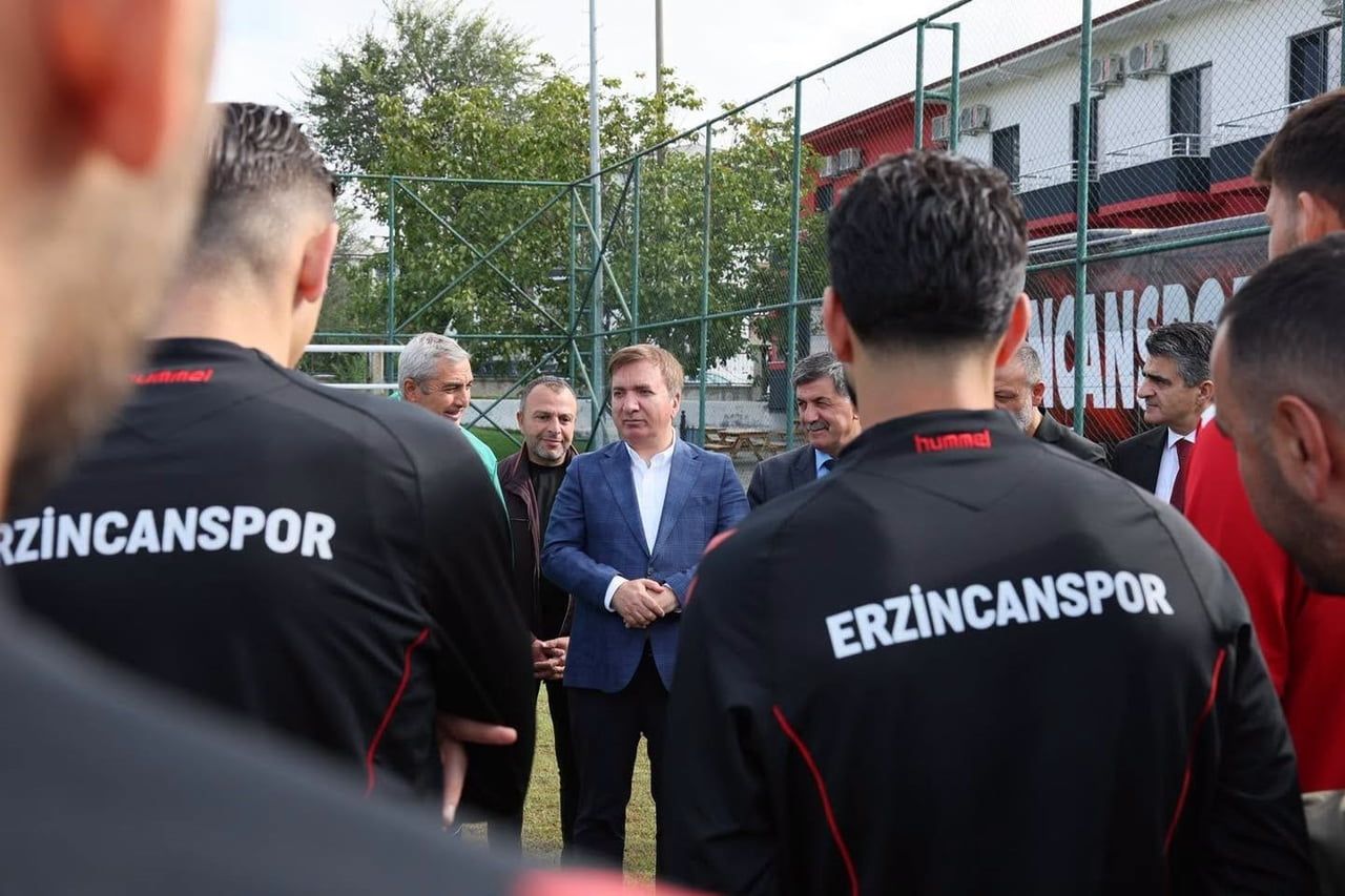 ERZİNCAN VALİSİ HAMZA AYDOĞDU, BELEDİYE BAŞKANI BEKİR AKSUN İLE BİRLİKTE ERZİNCANSPOR TESİSLERİNİ...
