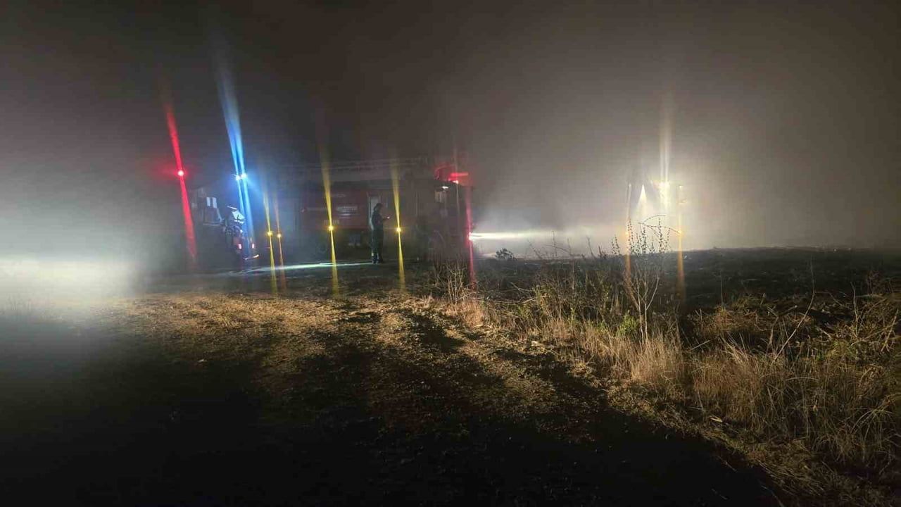 ANTALYA’NIN SERİK İLÇESİNE BAĞLI BOĞAZKENT MAHALLESİ’NDE SAZLIK ALANDA ÇIKAN YANGIN, RÜZGARIN DA...