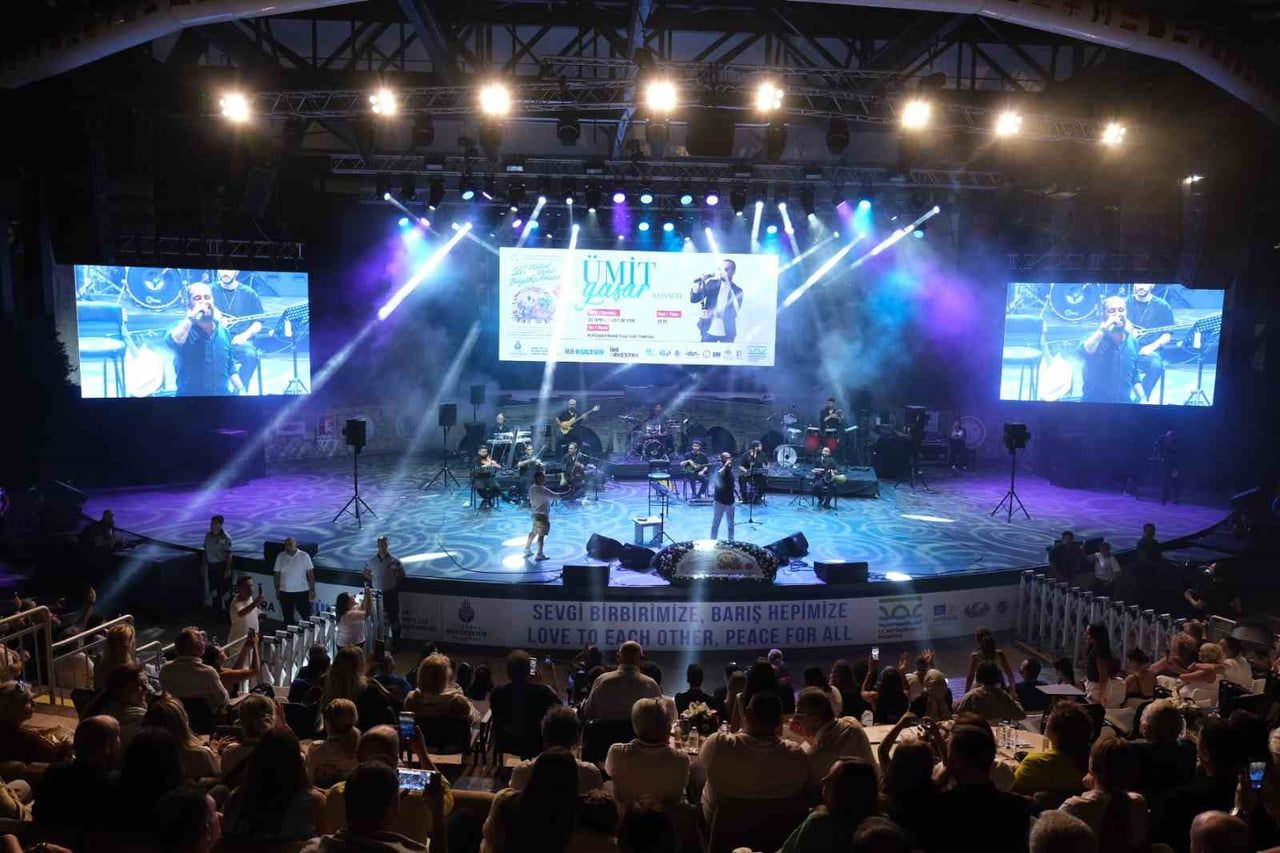 ULUSLARARASI İSTANBUL BÜYÜKÇEKMECE KÜLTÜR VE SANAT FESTİVALİ’NDE SAHNE ALAN SEVİLEN SANATÇI ÜMİT...