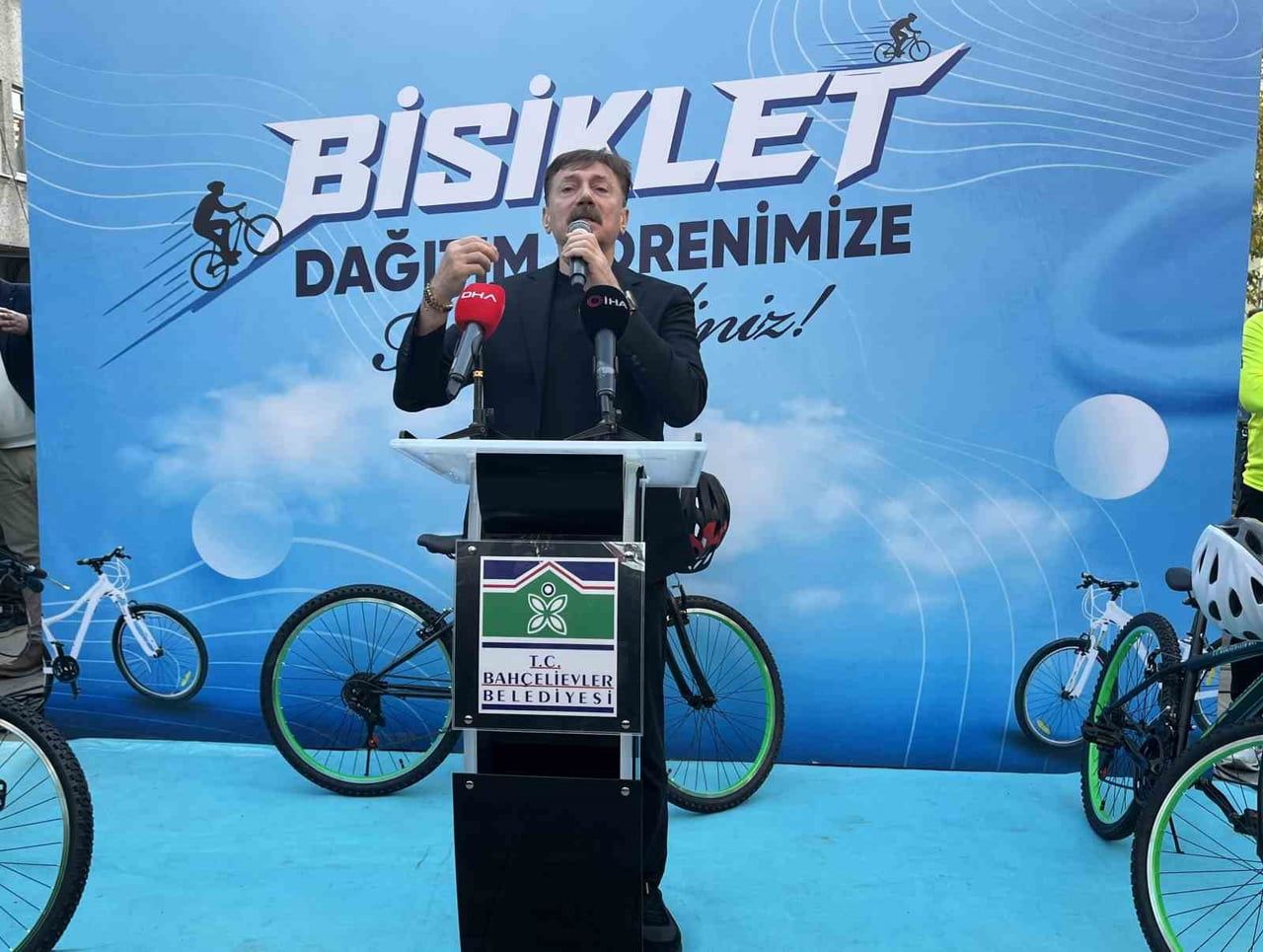 BAHÇELİEVLER BELEDİYE BAŞKANI HAKAN BAHADIR, TÖRENDE KONUŞMA YAPTI