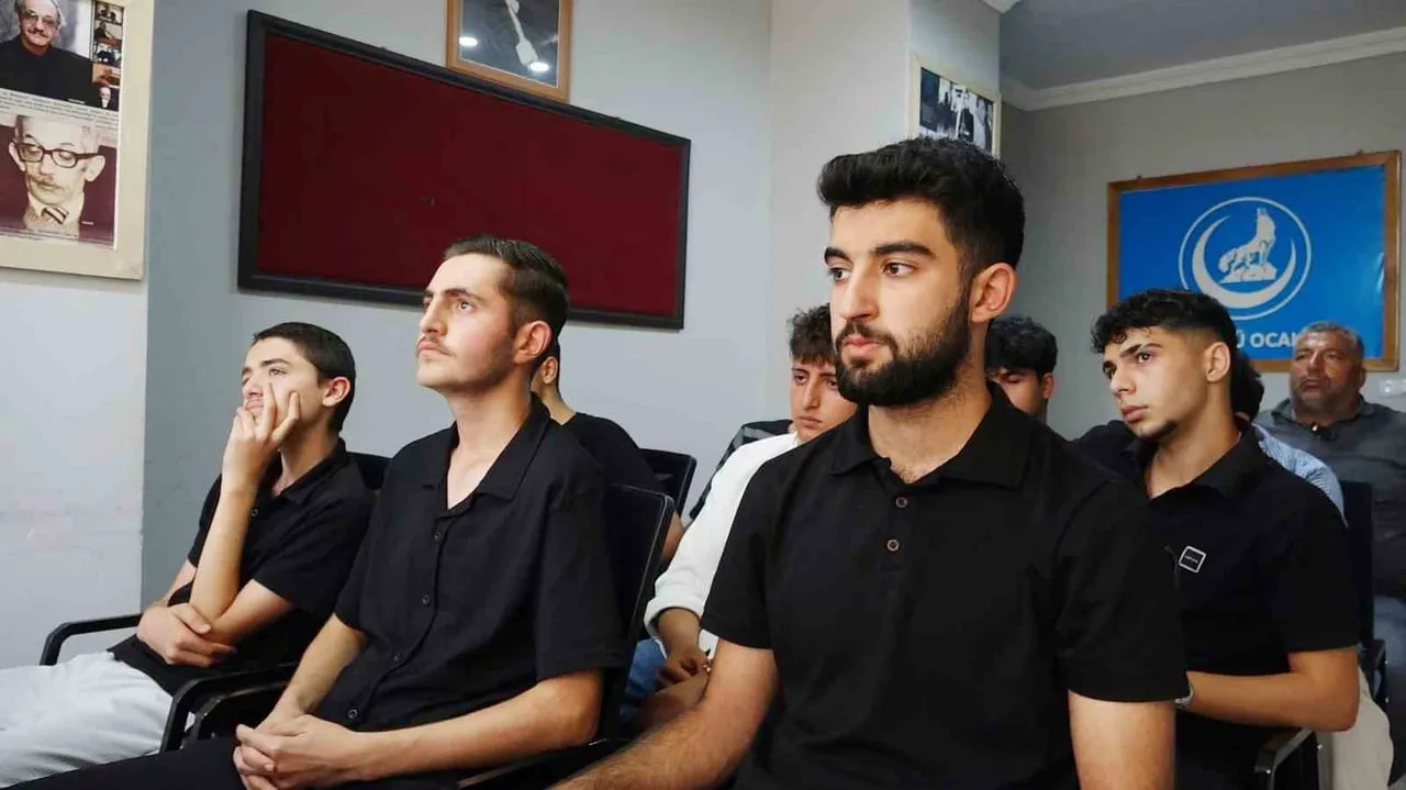 ÜLKÜ OCAKLARI ERCİŞ İLÇE BAŞKANLIĞI TARAFINDAN GENÇLERE YÖNELİK ‘ÖFKE KONTROLÜ’ SEMİNERİ...