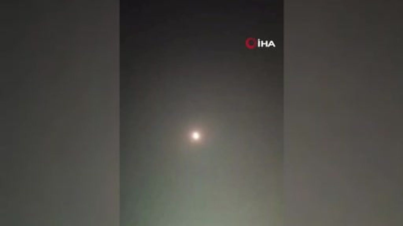 Bahreyn İçişleri Bakanlığı, ülkenin yeni saldırılara hedef olduğunu duyurarak birçok bölgede...