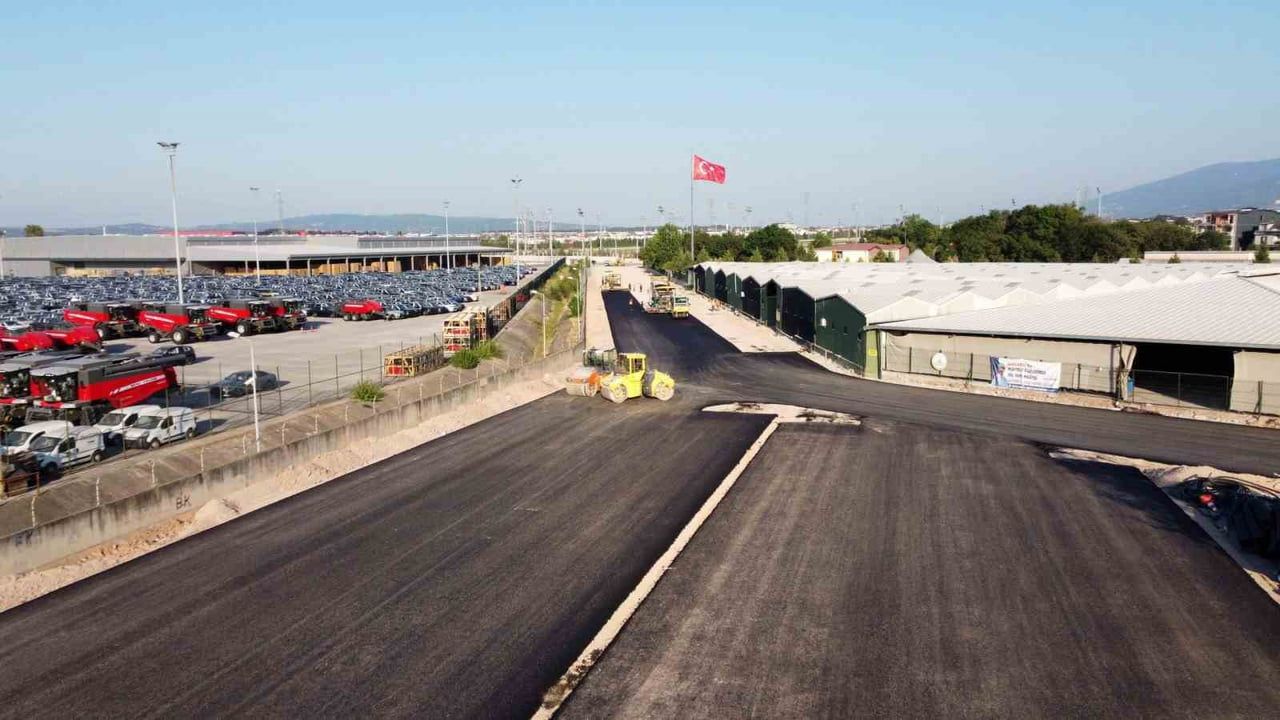 KARTEPE ULUS PAZARI’NA ULAŞIMIN SAĞLANDIĞI KAZASKER CADDESİ’NDE ALTYAPI VE ÜSTYAPI...