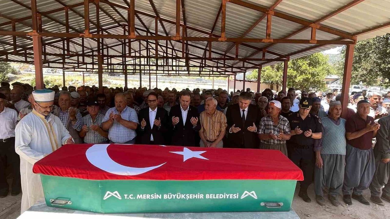 KORE GAZİSİ TOPÇU ER DURAN GENÇ SİLİFKE’DE ASKERİ TÖRENLE SON YOLCULUĞUNA UĞURLANDI