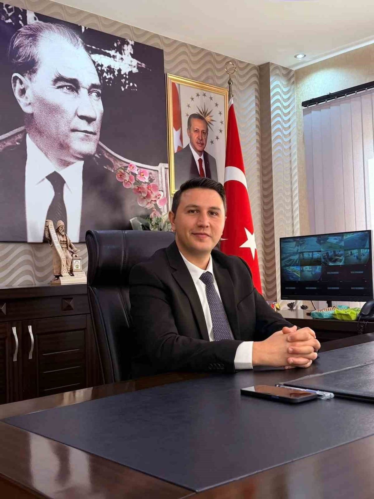 AYDIN’IN BUHARKENT İLÇESİNDE YENİ KAYMAKAM MEHMET HALİT HAYDAROĞLU GÖREVİNE BAŞLADI.