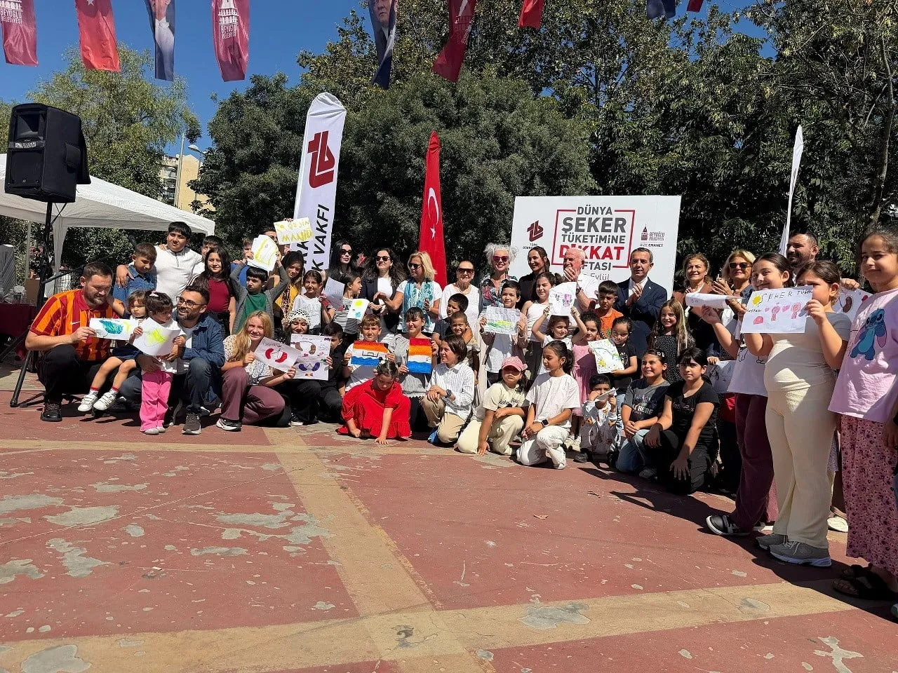 DÜNYA ŞEKER TÜKETİMİNE DİKKAT HAFTASI KAPSAMINDA, 'HAYATIN DENGESİ SENİN ELİNDE' TEMASIYLA...