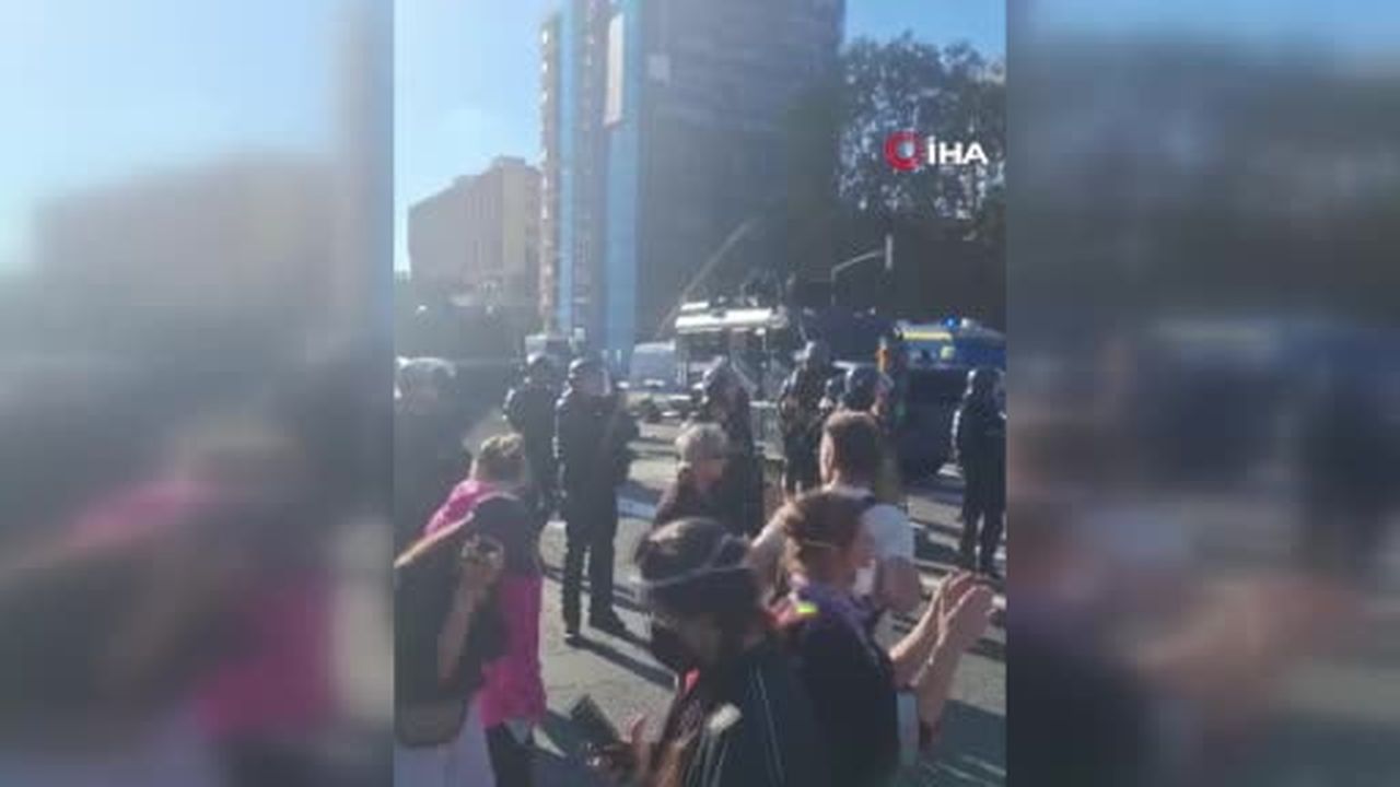 Fransa'da hayat pahalılığına ve eğitim politikalarına yönelik ülke genelinde düzenlenen...