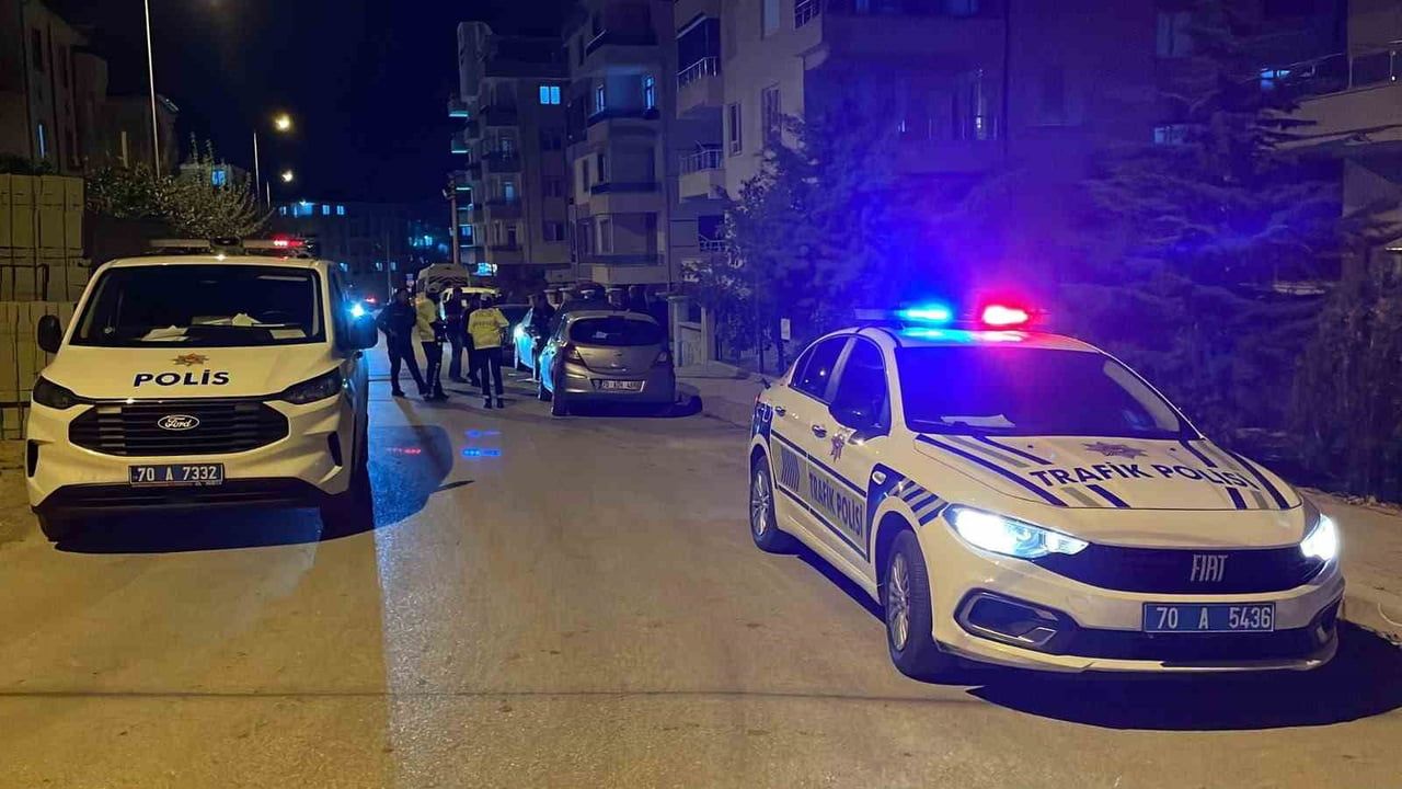 KARAMAN'DA OTOMOBİLİN PARK HALİNDEKİ ARACA ÇARPMASI SONUCU 1 KİŞİ YARALANDI