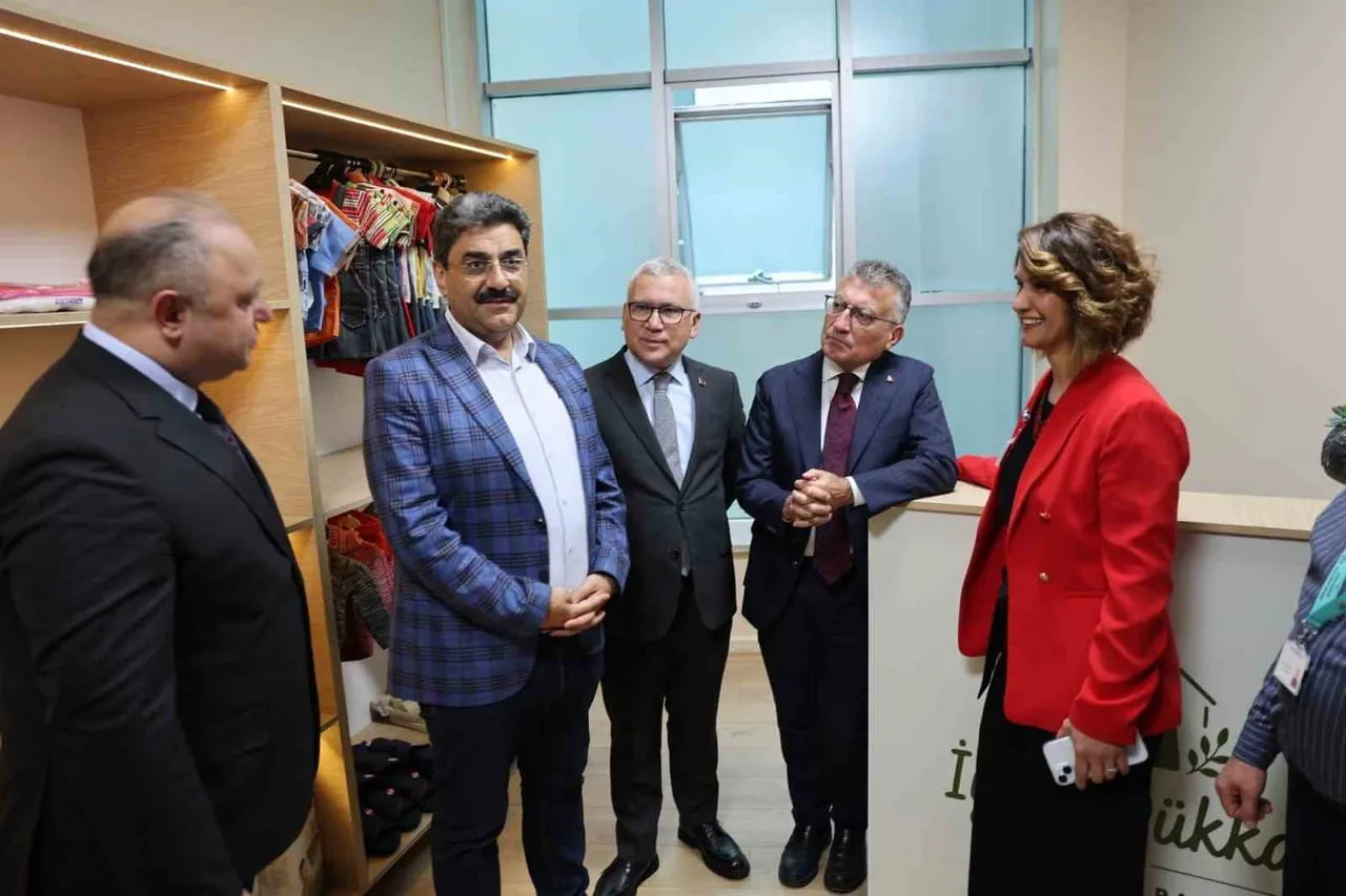 "İYİLİK DÜKKANI" SİVAS NUMUNE'DE İYİLİĞİ BÜYÜTÜYOR