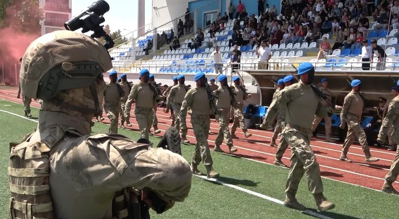 TUNCELİ’DE 30 AĞUSTOS ZAFER BAYRAMI’NIN 104’ÜNCÜ YILDÖNÜMÜ ATATÜRK STADYUMU’NDA BÜYÜK BİR COŞKUYLA...