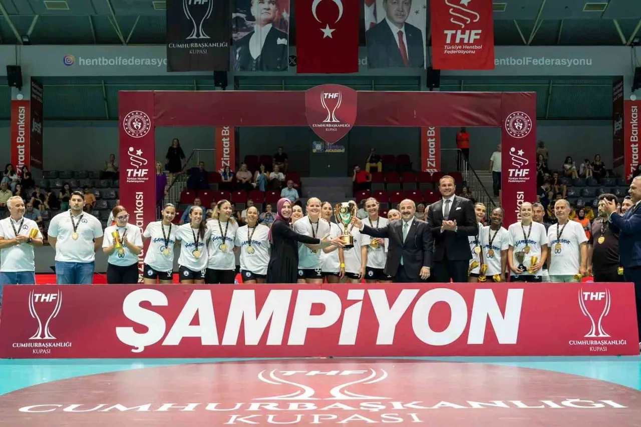 CUMHURBAŞKANLIĞI KUPASI’NIN İLK ŞAMPİYONU YALIKAVAKSPOR