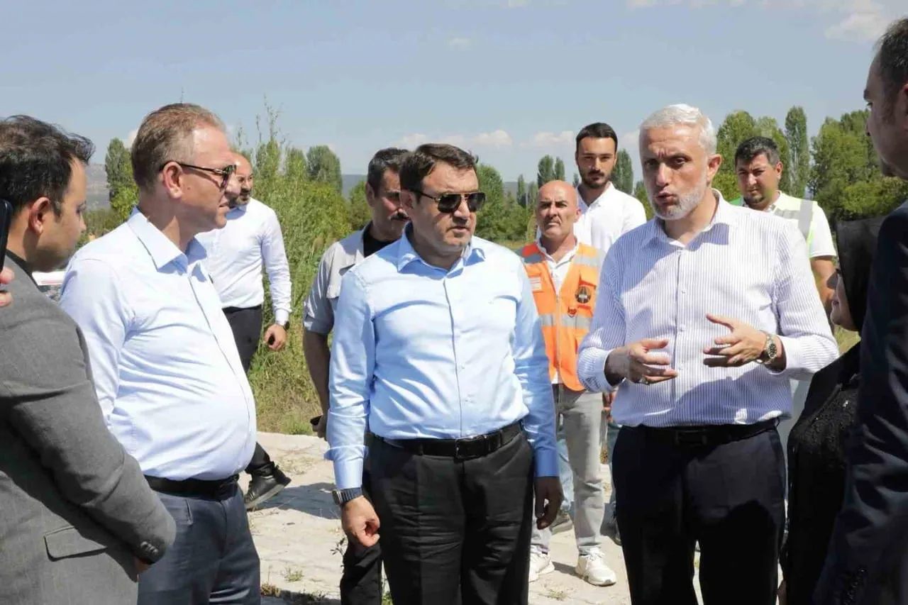 KÜTAHYA VALİSİ IŞIN, EMET-SİMAV YOLUNDAKİ ÇALIŞMALARI İNCELEDİ