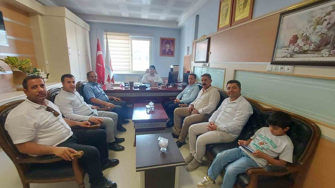 BAŞHEKİM KÜÇÜKYOL'A, İLÇE KURUM AMİRLERİ HAYIRLI OLSUN ZİYARETİNDE BULUNDU.