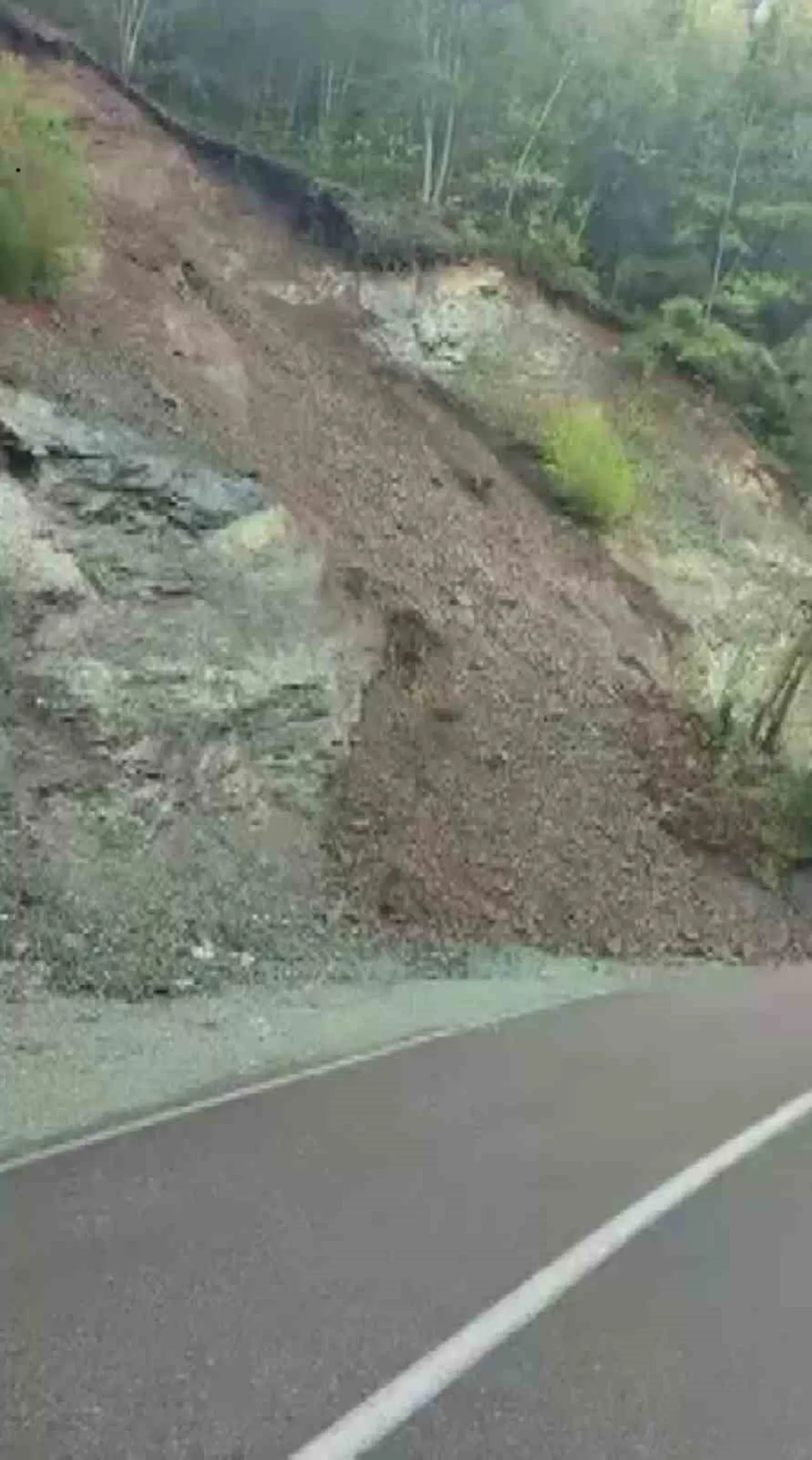 HATAY’DA ETKİLİ OLAN YAĞIŞ SONRASI SABAH SAATLERİNDE DÖRTYOL İLÇESİ KOCADÜZ YAYLASI YOLUNDA...