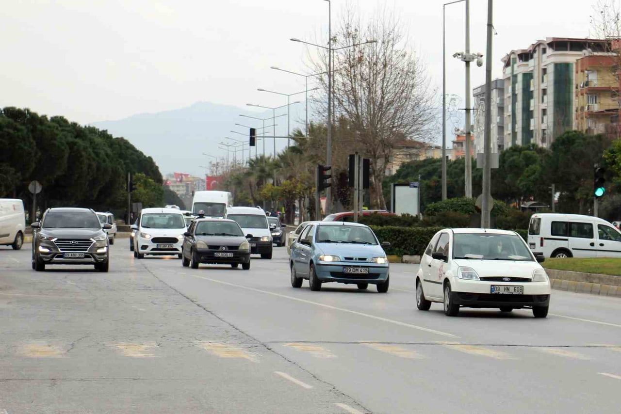 AYDIN’DA HAZİRAN AYINDA TOPLAM ARAÇ SAYISI 686 BİN 652 OLURKEN, 12 BİN 810 ARACIN İSE DEVRİ...