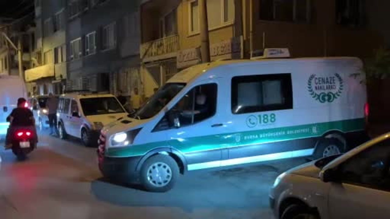 Bursa'da ev yangını can aldı: Oğlunun ölüm haberini alan babanın feryadı yürek dağladı