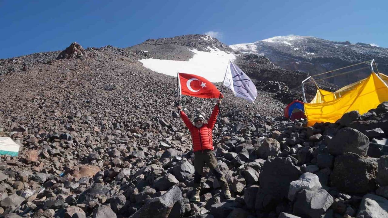 TÜRKİYE DAĞCILIK FEDERASYONU (TDF) TARAFINDAN 30 AĞUSTOS ZAFER BAYRAMI DOLAYISIYLA DÜZENLENEN AĞRI...