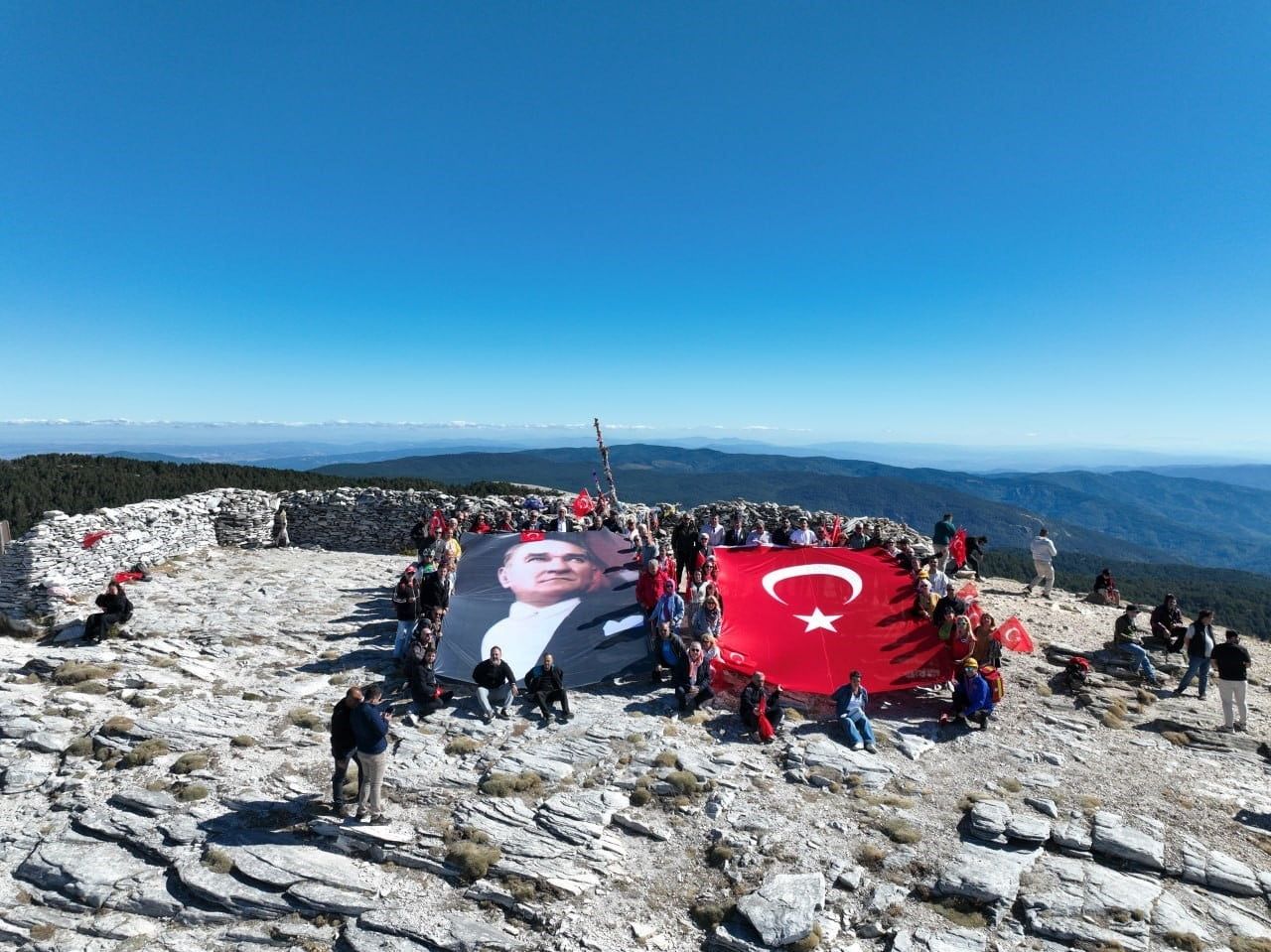 EDREMİT'İN DÜŞMAN İŞGALİNDEN KURTULUŞUNUN 104. YIL DÖNÜMÜ KAPSAMINDA EDREMİT BELEDİYESİ TARAFINDAN...