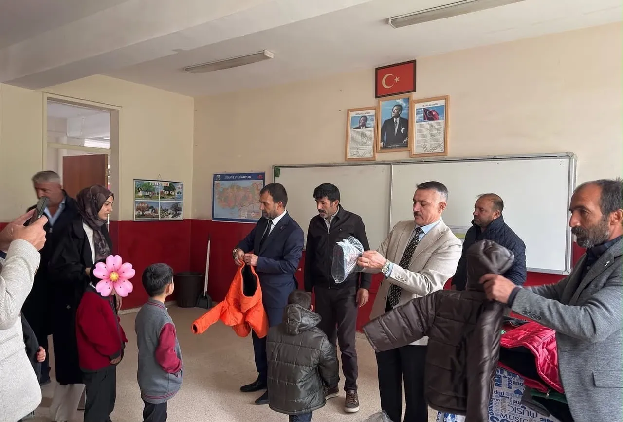 PATNOS’TA ÖĞRENCİLERE MONT VE BOT DESTEĞİ