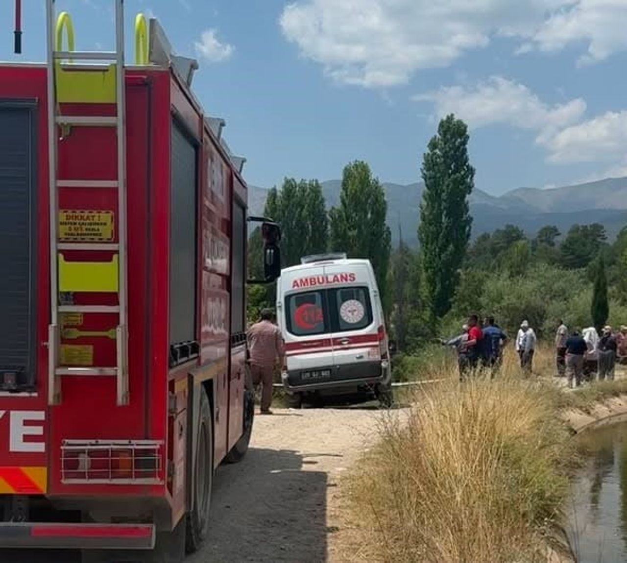 DENİZLİ’NİN ACIPAYAM İLÇESİNDE TARLASINA GİTMEK ÜZERE YOLA ÇIKAN 24 YAŞINDAKİ GENÇ KADIN...