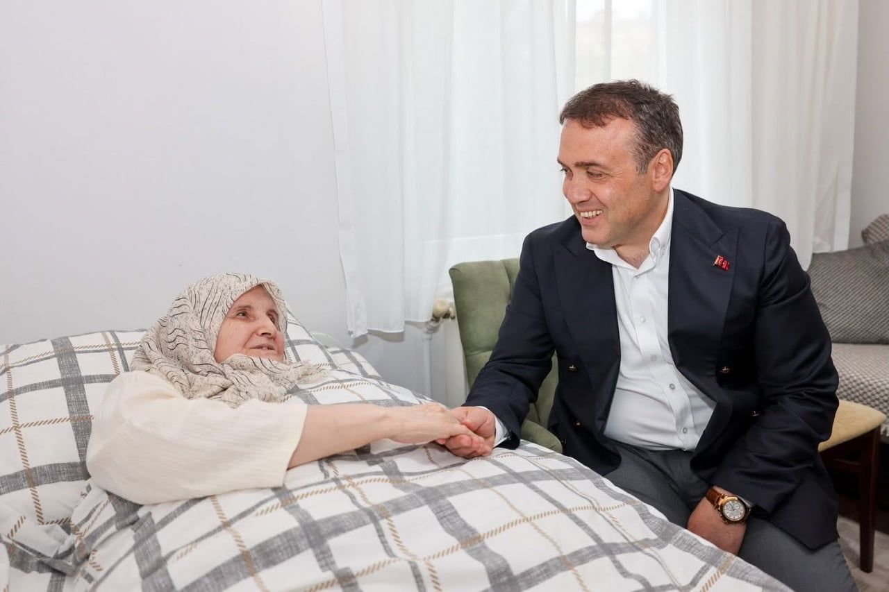 VALİ SÖZER, YAŞLI ÇİFTİN EVİNE KONUK OLDU