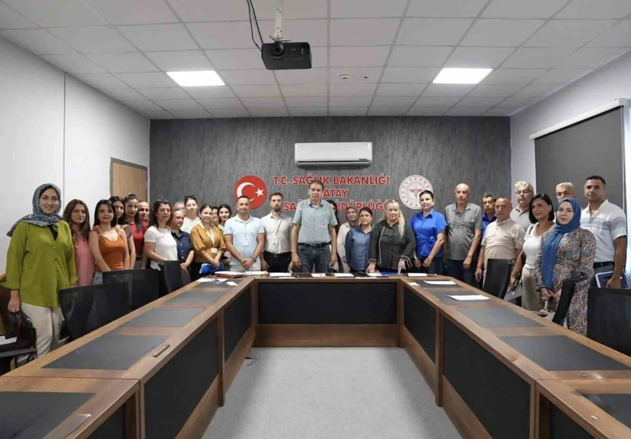 HATAY İL SAĞLIK MÜDÜRLÜĞÜ’NDE GERÇEKLEŞTİRİLEN TOPLANTIDA, SAĞLIK MESLEK LİSESİ ÖĞRENCİLERİNİN...