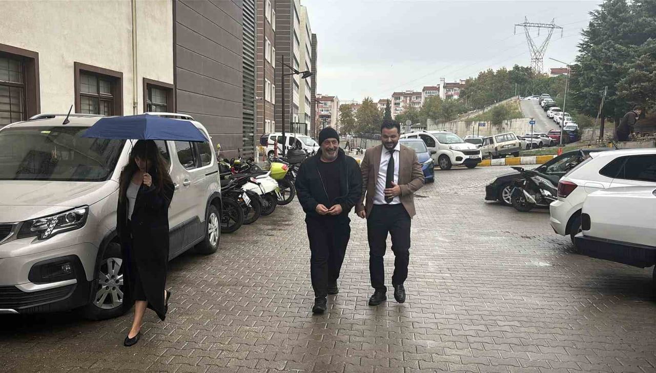 ÜNLÜ KOMEDYEN CEM YILMAZ, KONTROL İÇİN ÇOMÜ HASTANEYE GELDİ.