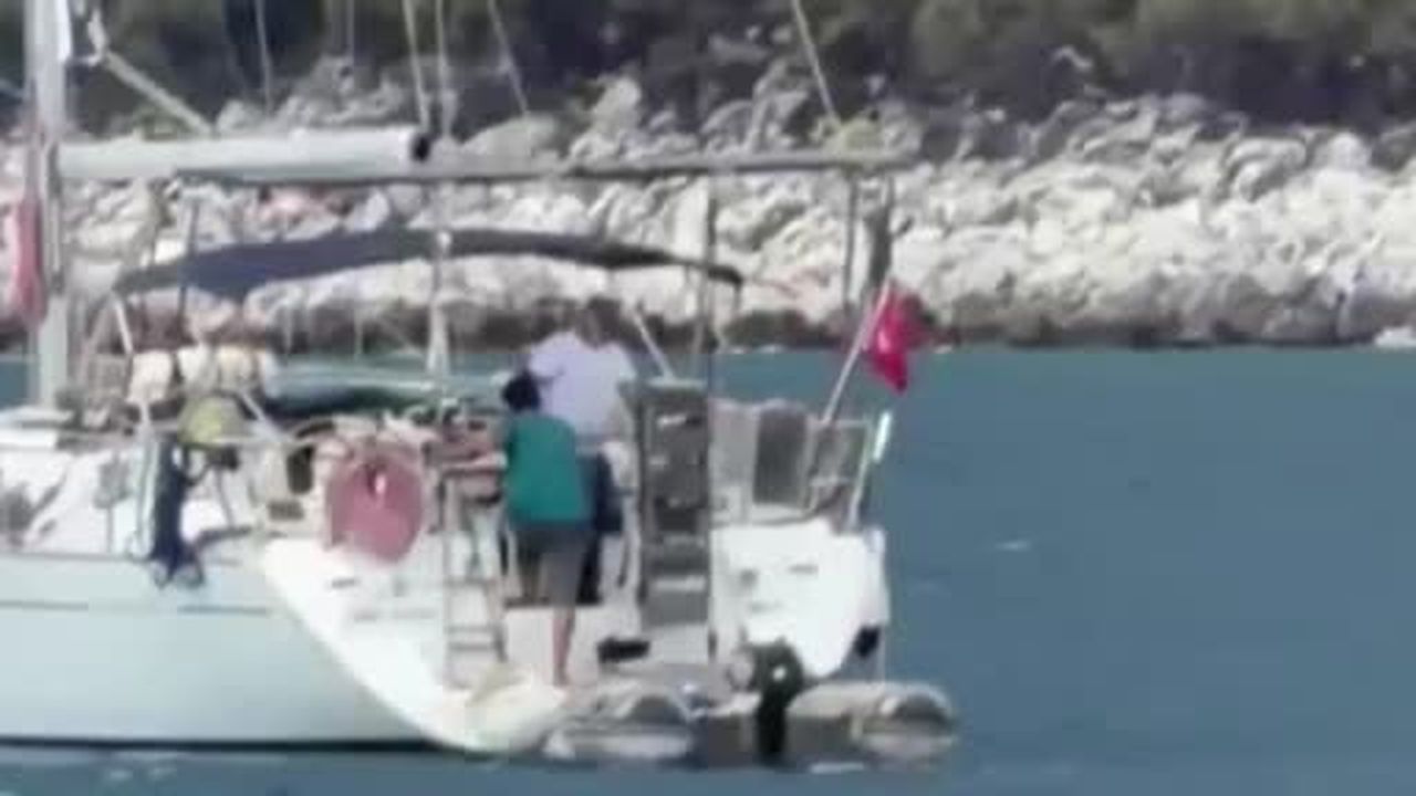 Antalya'da 19 düzensiz göçmen ve 3 organizatör yakalandı