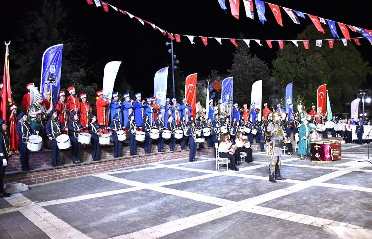 BURSA'NIN YENİŞEHİR İLÇESİNDE DÜZENLENEN 11. ULUSLARARASI ALTIN BİBER FESTİVALİ COŞKULU BAŞLADI....