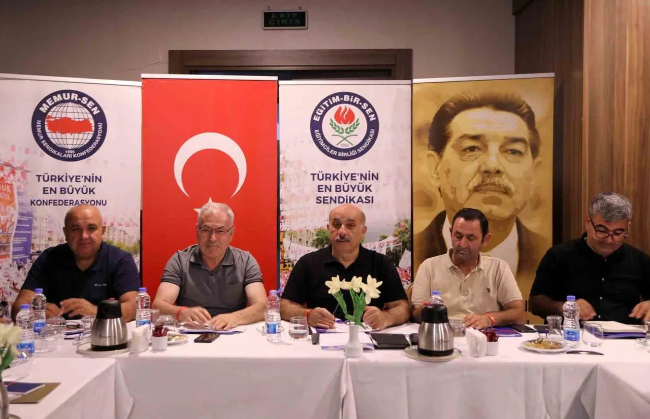 EĞİTİM-BİR-SEN ADANA ŞUBESİ, İL GENELİNDE 12. KEZ YETKİLİ SENDİKA OLURKEN, 3. İSTİŞARE VE...